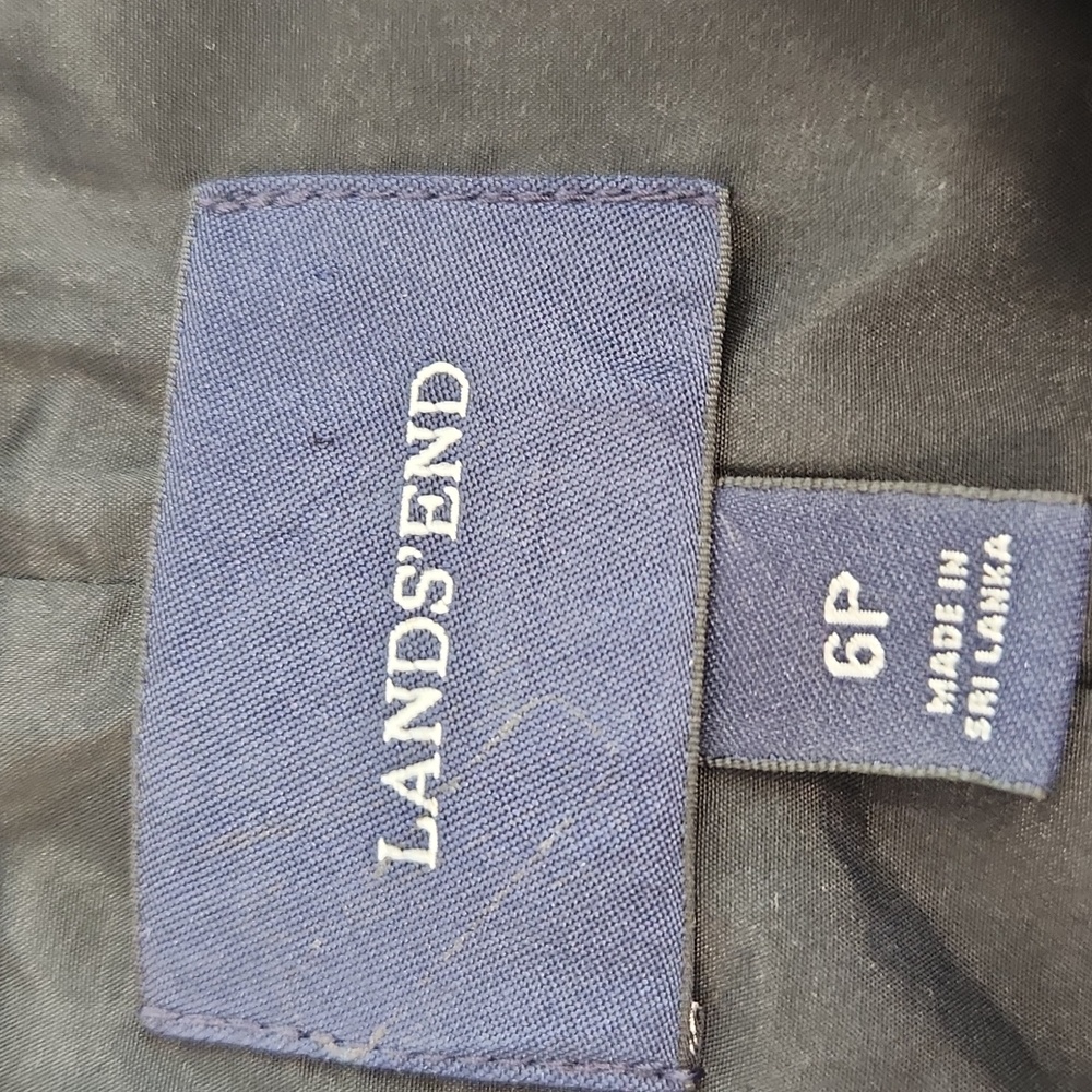 Land's End Black Cropped Jacket Blazer. Size 6p - Picture 3 of 8